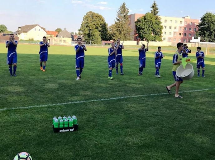 Divočina s Bolevcem, diváci viděli reklamu na fotbal!!!
