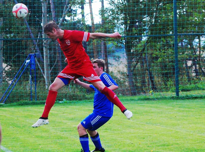 Až do svého zranění skvěle dirigoval obranu Tachovanů Lukáš Tušl. Image