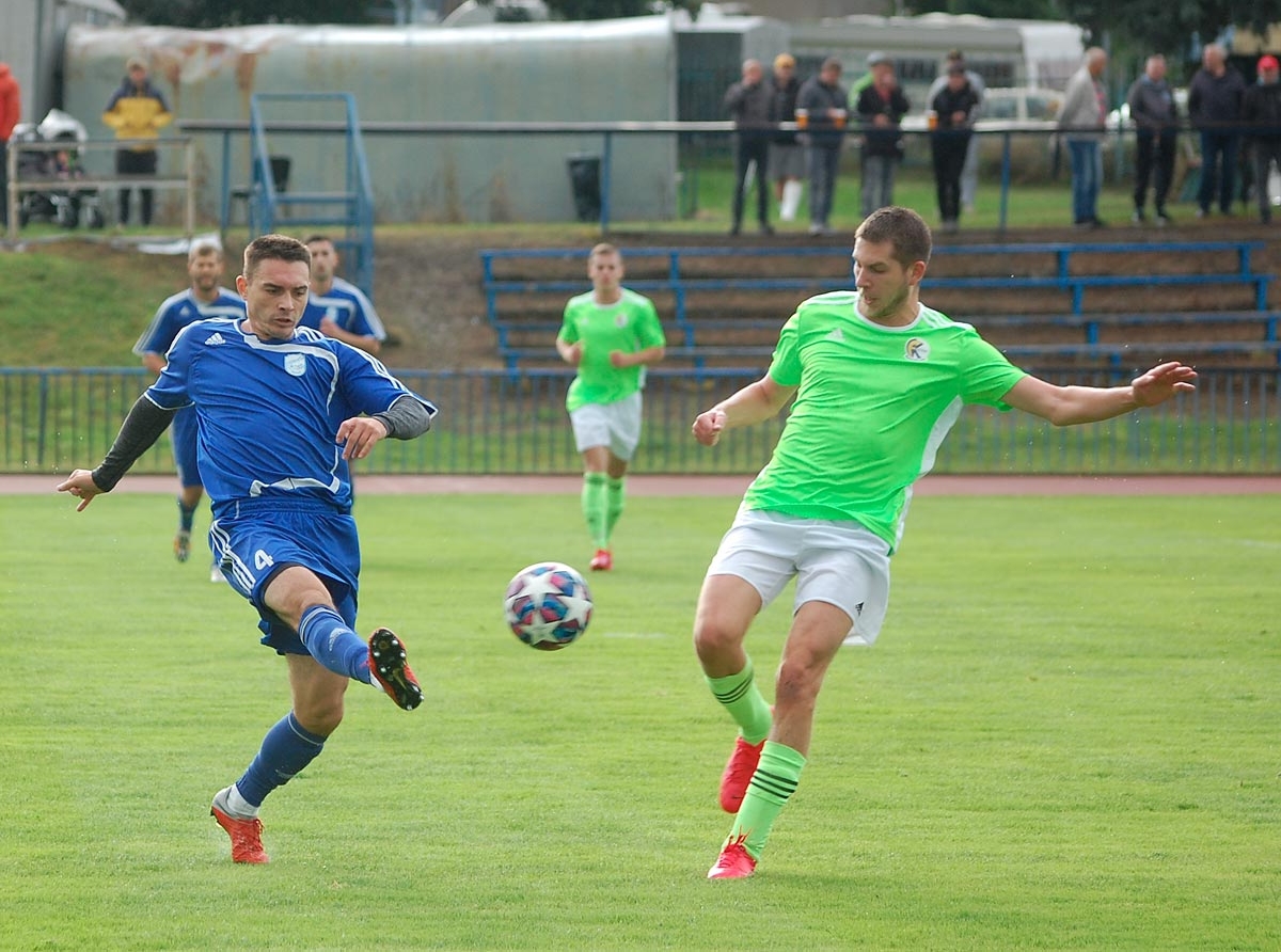 Houževnatého soupeře dorazili snajpři z lavičky